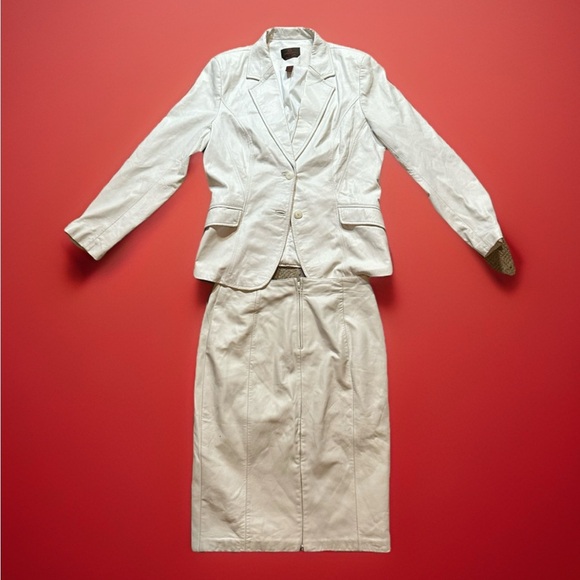 Vintage Elegant Soft White Genuine Leather Danier Skirt Suit Sissy CD TS Drag - Picture 3 of 9